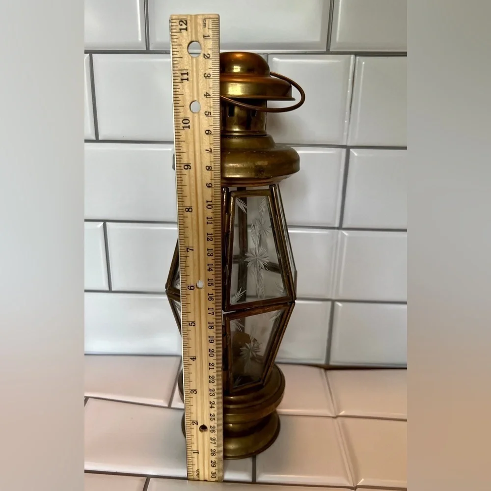 Vintage Large Solid Brass & Glass etched starry Lantern - Picture 6 of 12
